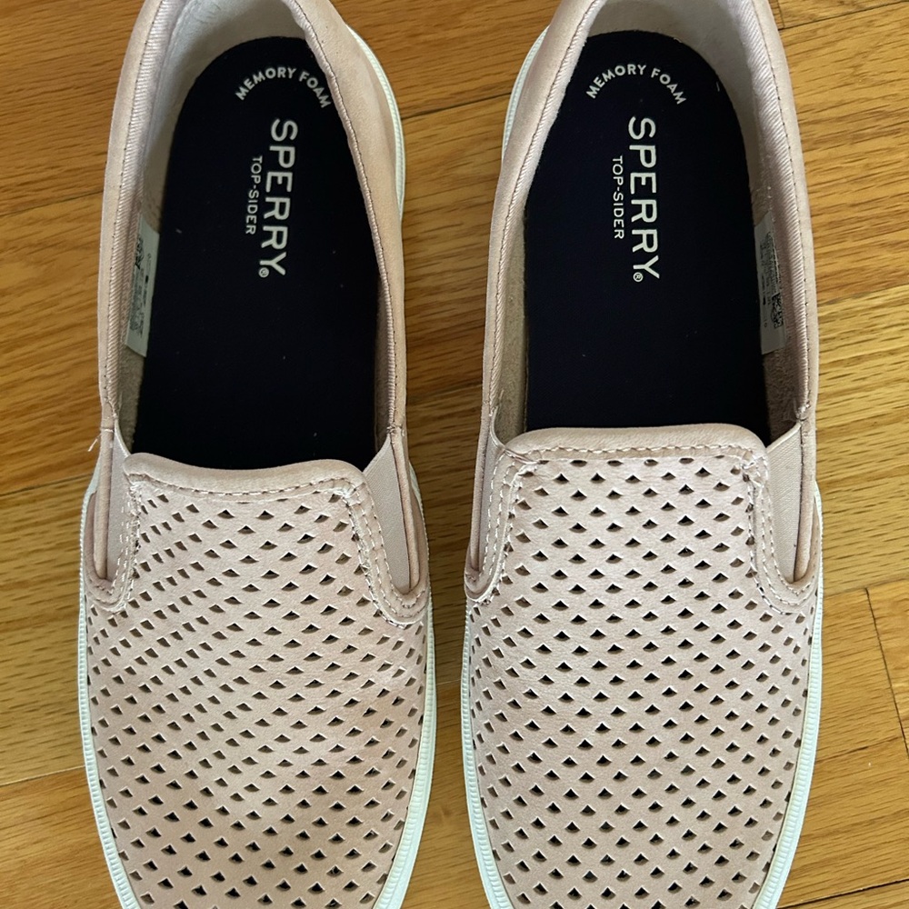 Sperry Women's Sneakers in Light Pink